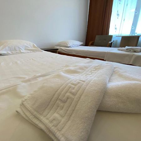 Hotel Gorj Târgu Jiu エクステリア 写真