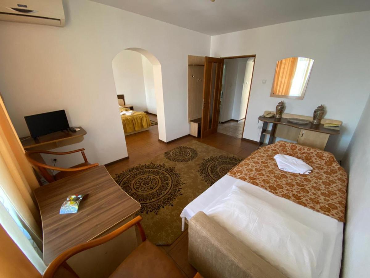 Hotel Gorj Târgu Jiu エクステリア 写真