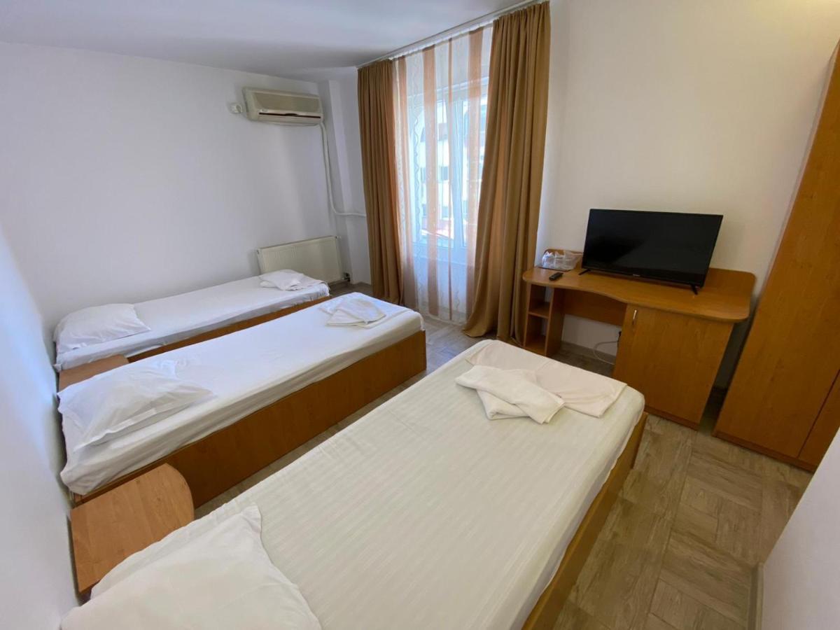 Hotel Gorj Târgu Jiu エクステリア 写真