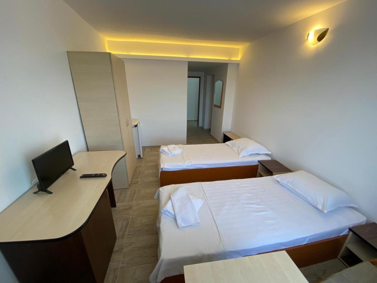 Hotel Gorj Târgu Jiu エクステリア 写真