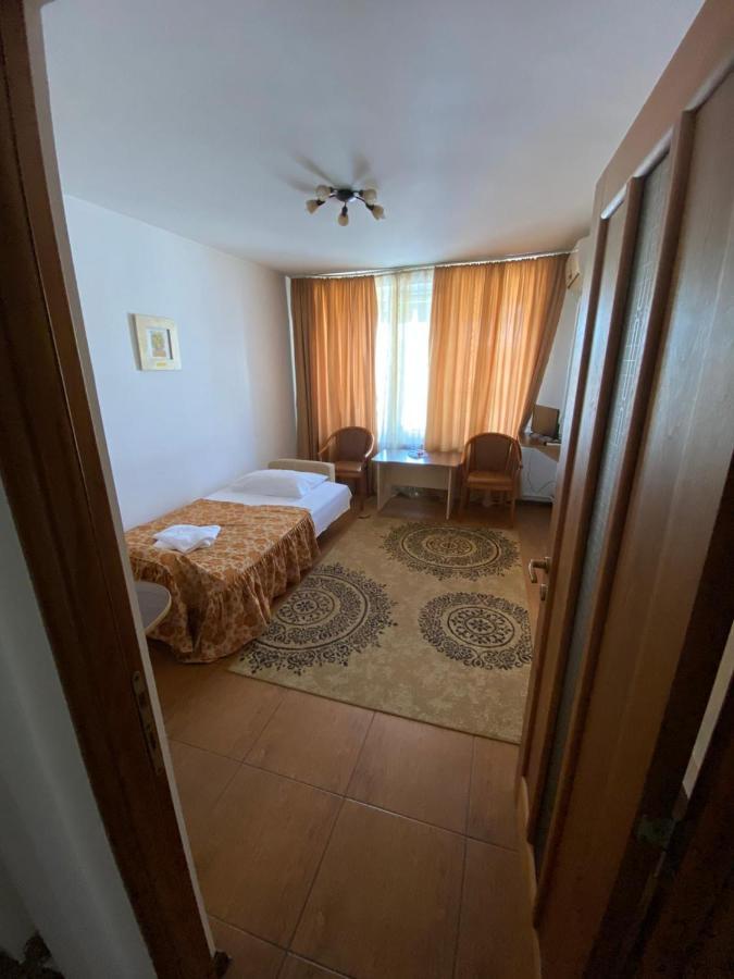 Hotel Gorj Târgu Jiu エクステリア 写真