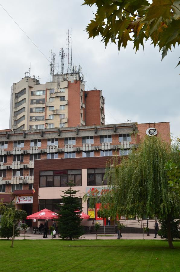 Hotel Gorj Târgu Jiu エクステリア 写真