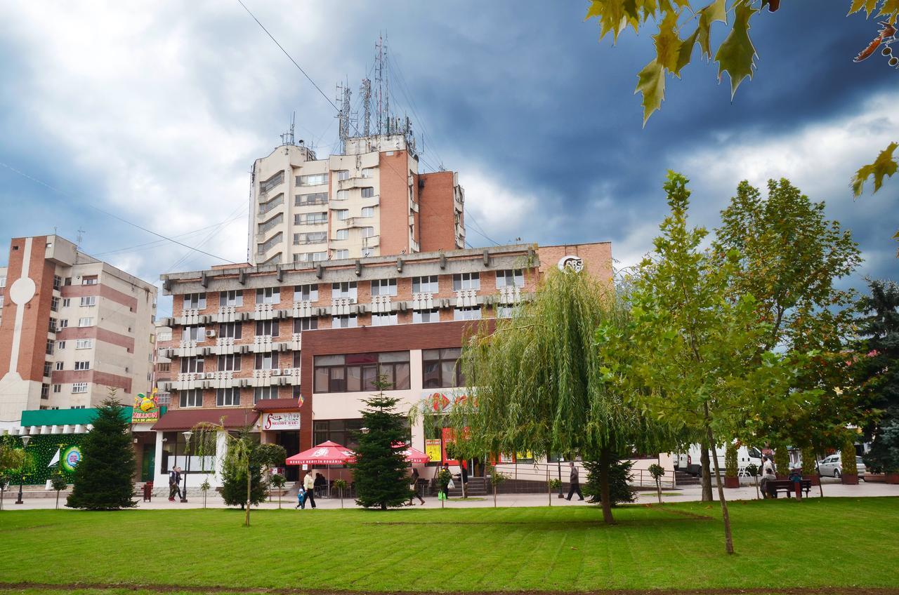 Hotel Gorj Târgu Jiu エクステリア 写真